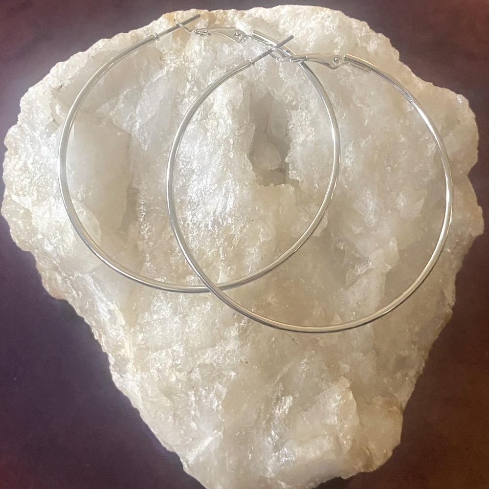 2 Inch Lightweight Classic Silver Boho Glam Chic Hoop Earrings -New